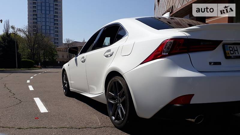 Седан Lexus IS 2015 в Одессе
