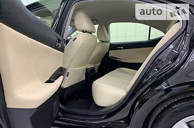 Седан Lexus IS 2014 в 