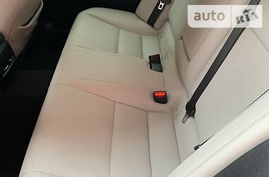 Седан Lexus IS 2015 в 