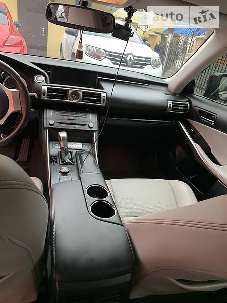Седан Lexus IS 2015 в Одесі фото 61 Седан Lexus IS 2015 в Одесі