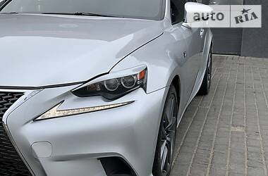 Седан Lexus IS 2014 в 