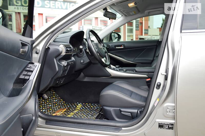 Седан Lexus IS 2017 в Одесі фото 22 Седан Lexus IS 2017 в Одесі