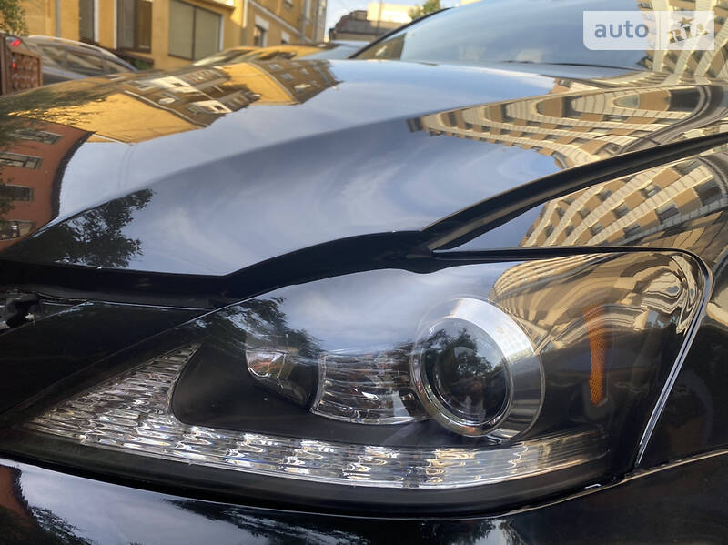 Седан Lexus IS 2010 в Києві