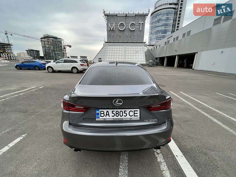 Седан Lexus IS 2014 в Днепре