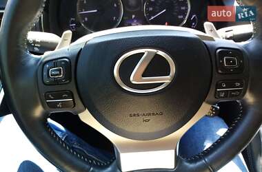 Седан Lexus IS 2017 в Новому Бузі