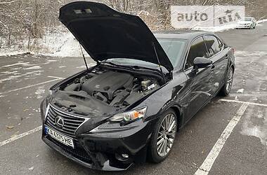 Седан Lexus IS 2015 в Києві