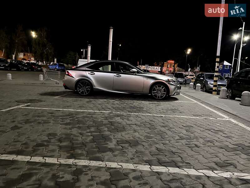 Седан Lexus IS 2016 в Ірпені