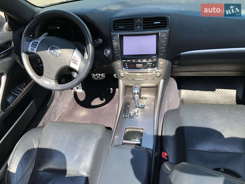 Седан Lexus IS 2014 в Гнивани