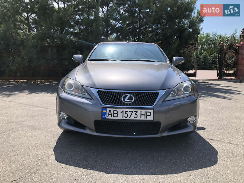 Седан Lexus IS 2014 в Гнивани