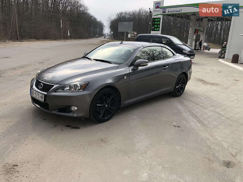 Седан Lexus IS 2014 в Гнивани