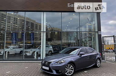 Седан Lexus IS 2016 в 