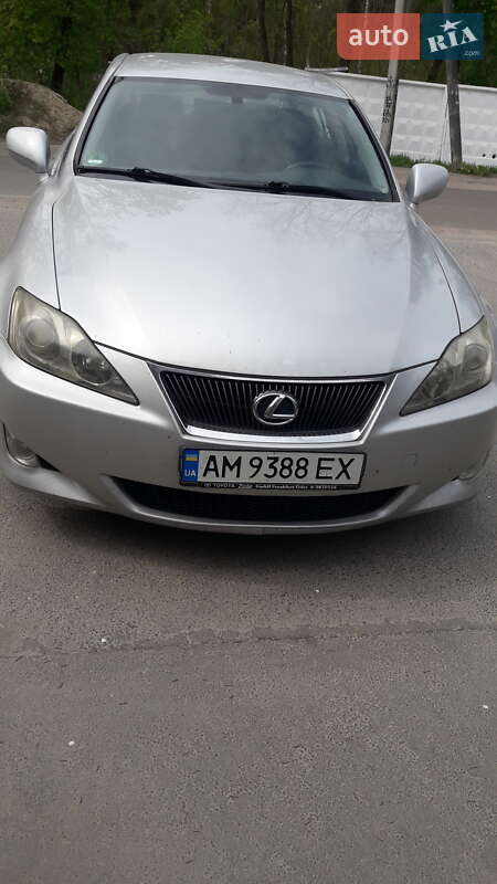 Седан Lexus IS 2006 в Коростышеве