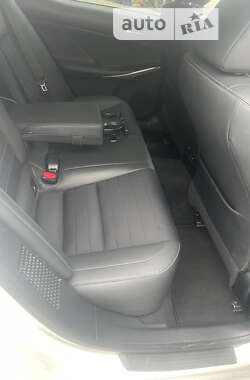 Седан Lexus IS 2014 в 