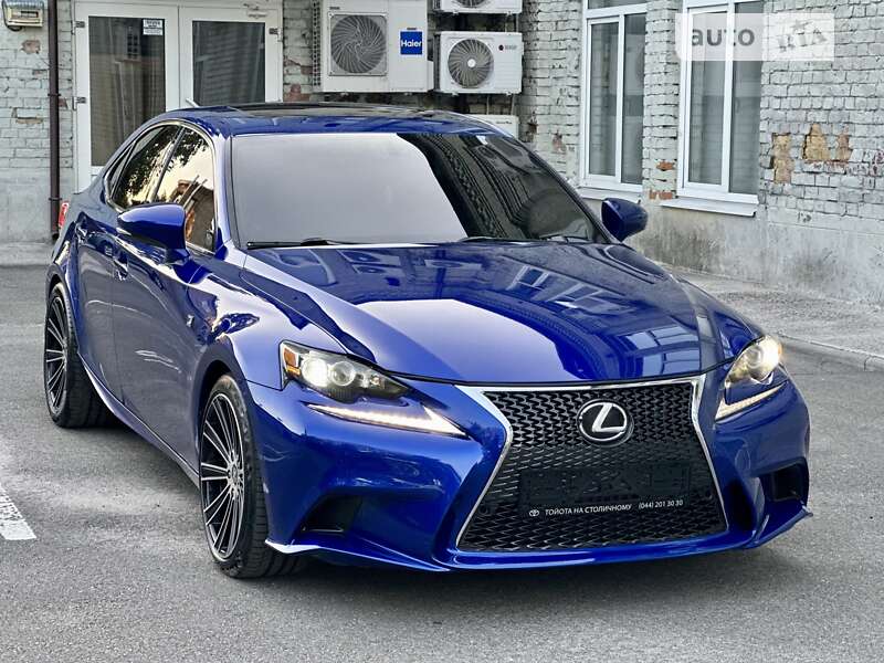 Седан Lexus IS 2016 в Киеве