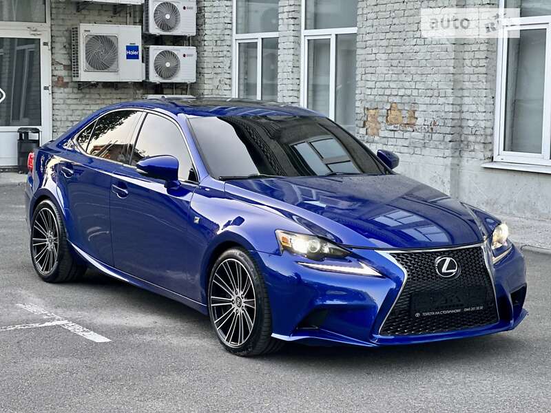Седан Lexus IS 2016 в Киеве