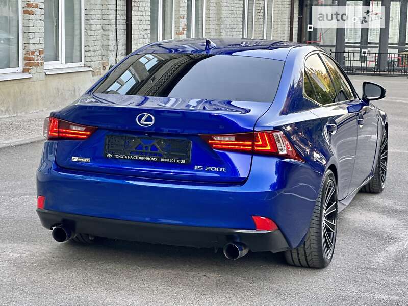 Седан Lexus IS 2016 в Киеве