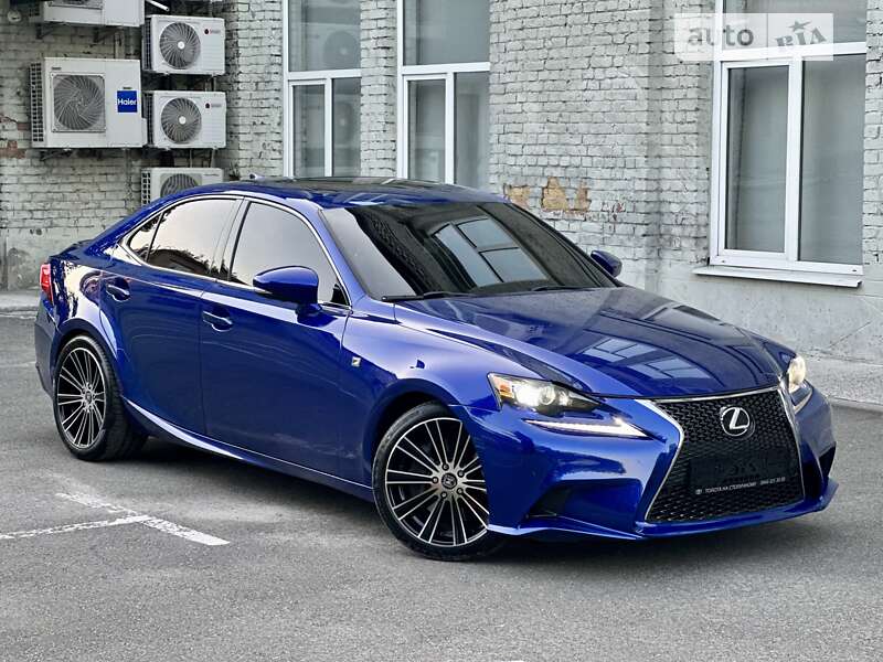 Седан Lexus IS 2016 в Киеве
