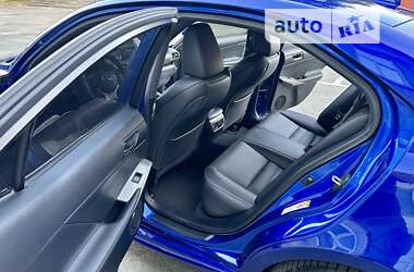 Седан Lexus IS 2016 в 