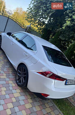 Седан Lexus IS 2014 в Тячеве