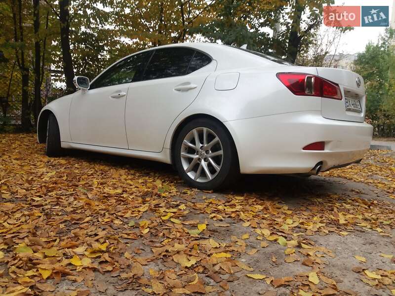 Седан Lexus IS 2013 в Хмельницком