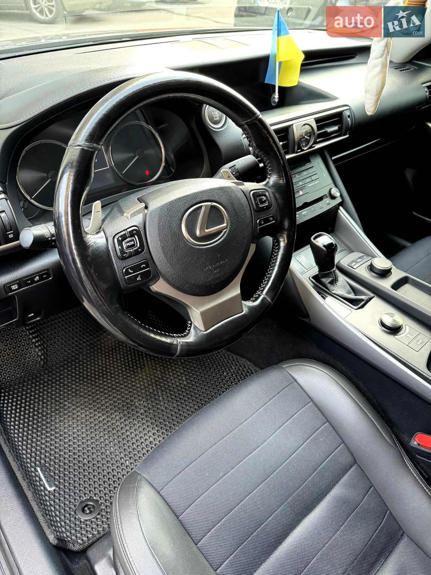 2017 Lexus IS - мініатюра 11