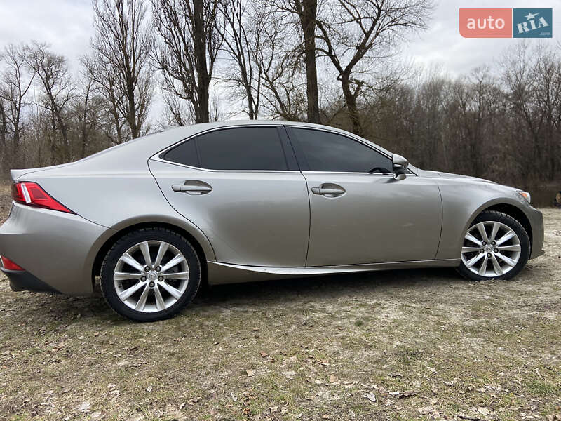 Седан Lexus IS 2013 в Полтаве