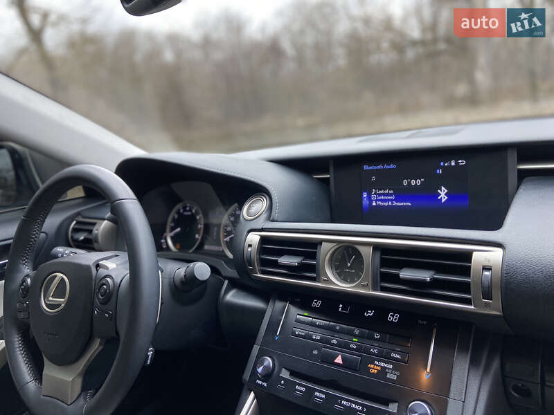 Седан Lexus IS 2013 в Полтаве