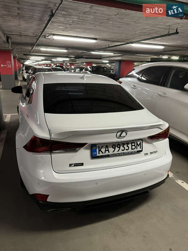 Седан Lexus IS 2017 в Киеве