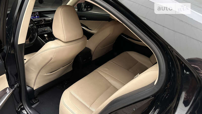 Седан Lexus IS 2013 в Києві фото 35 Седан Lexus IS 2013 в Києві