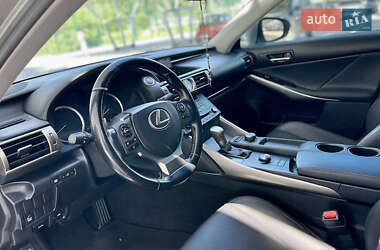 Седан Lexus IS 2015 в Ивано-Франковске