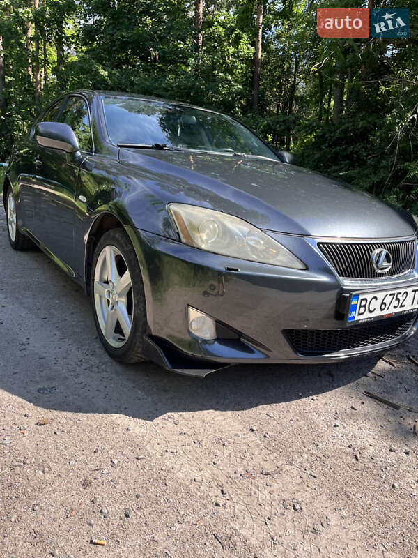 Седан Lexus IS 2007 в Жовкві