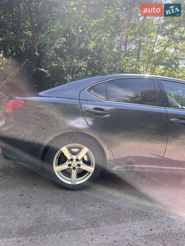 Седан Lexus IS 2007 в Жовкві