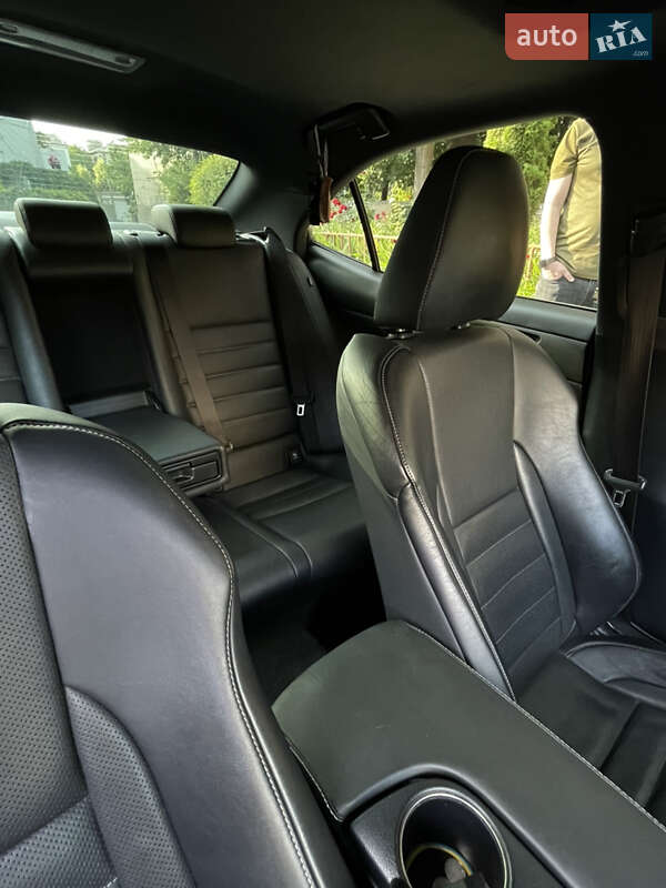 Седан Lexus IS 2014 в Дніпрі