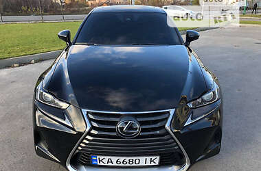 Lexus IS 2020