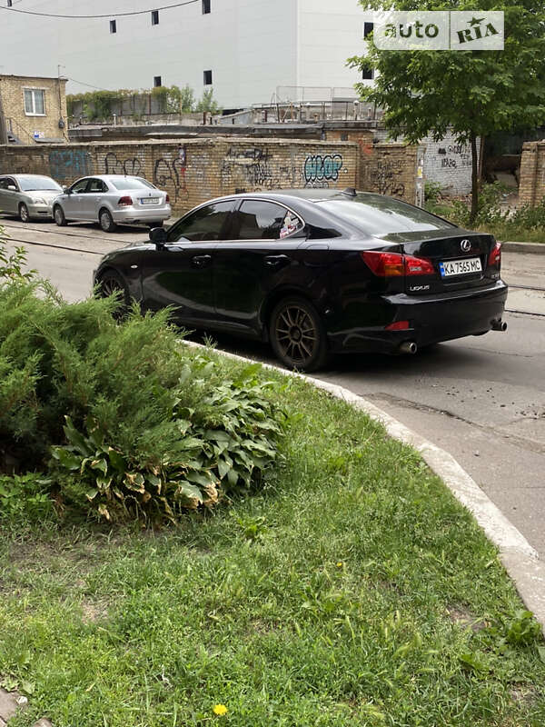Седан Lexus IS 2007 в Киеве