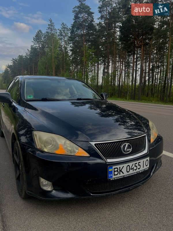Седан Lexus IS 2007 в Рокитном