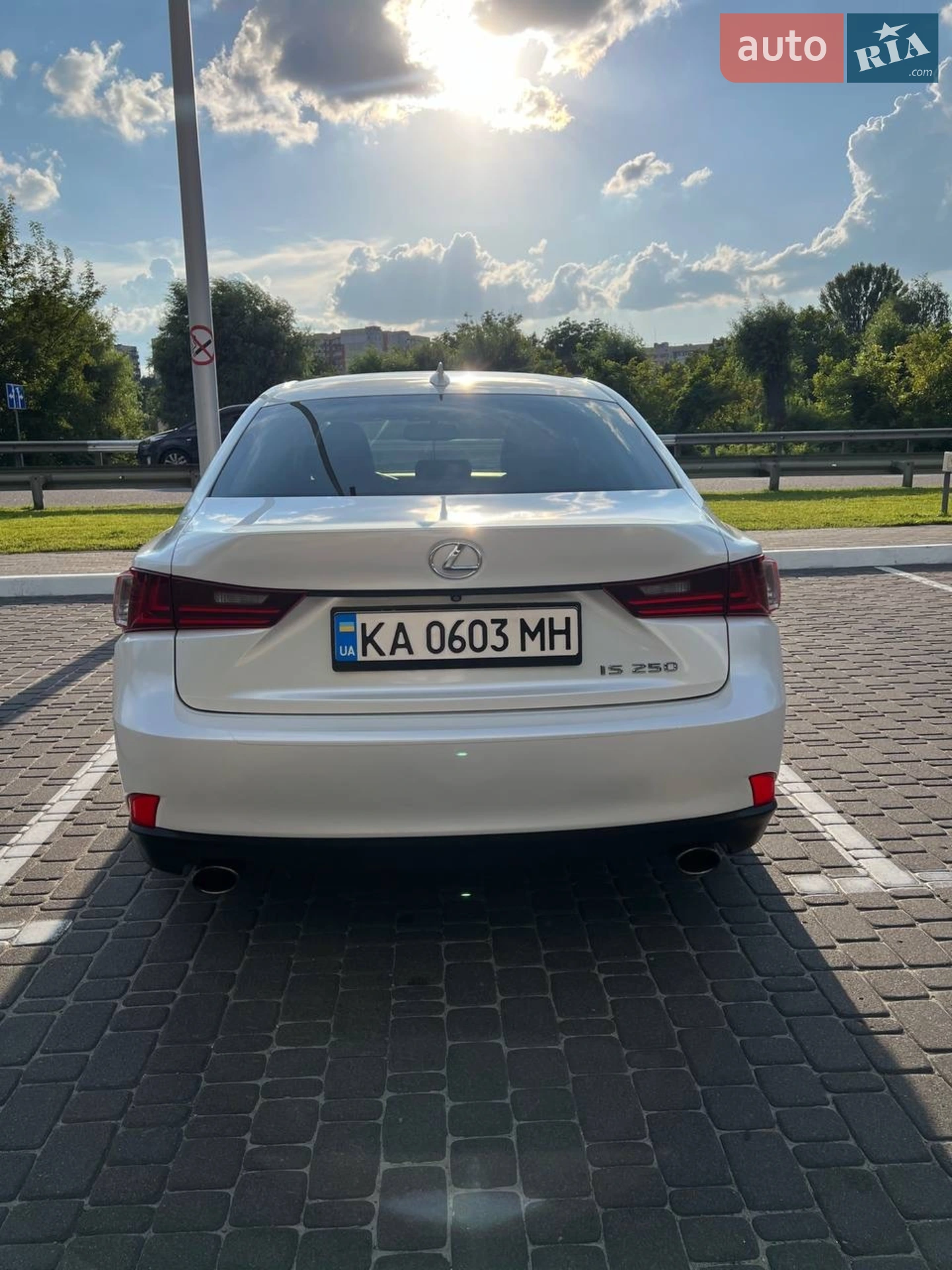 2015 Lexus IS - мініатюра 4