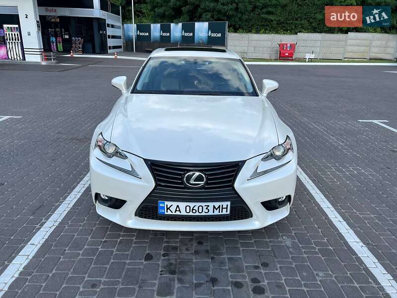 Lexus IS 2015