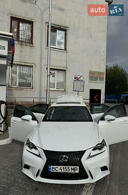 Седан Lexus IS 2016 в Львові