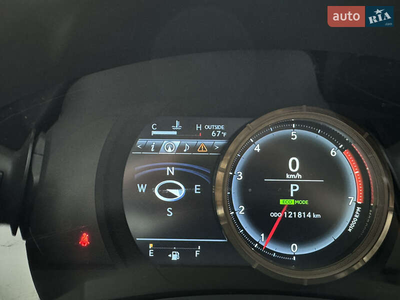 Седан Lexus IS 2016 в Львове