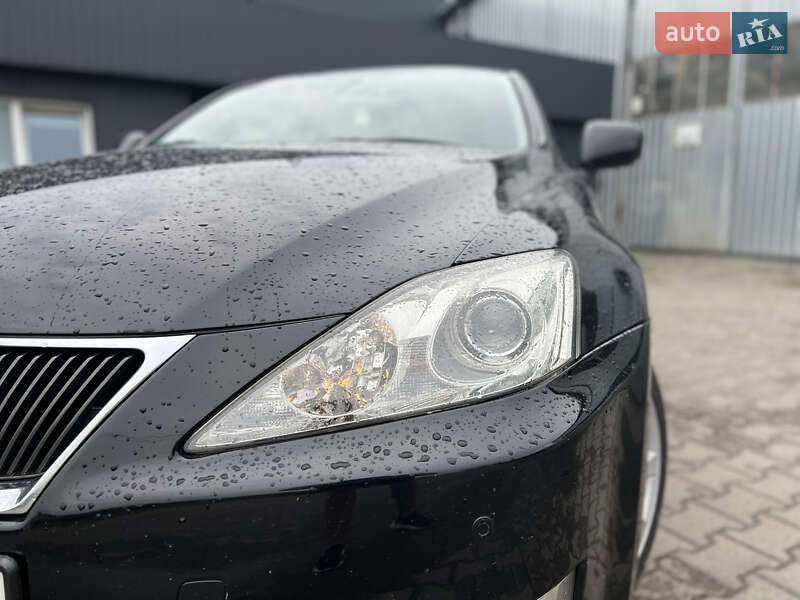 Седан Lexus IS 2008 в Луцьку