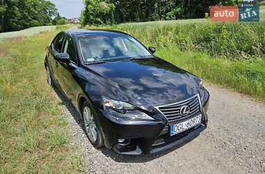 Седан Lexus IS 2016 в 