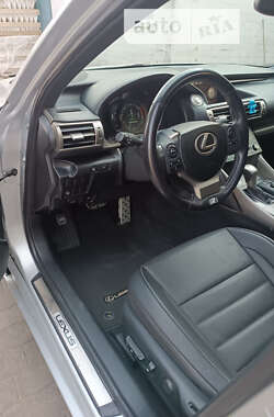 Седан Lexus IS 2016 в 