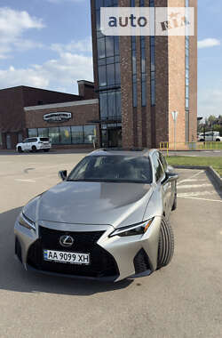 Седан Lexus IS 2023 в Києві