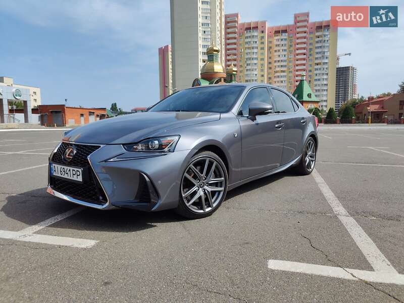 Седан Lexus IS 2018 в Киеве
