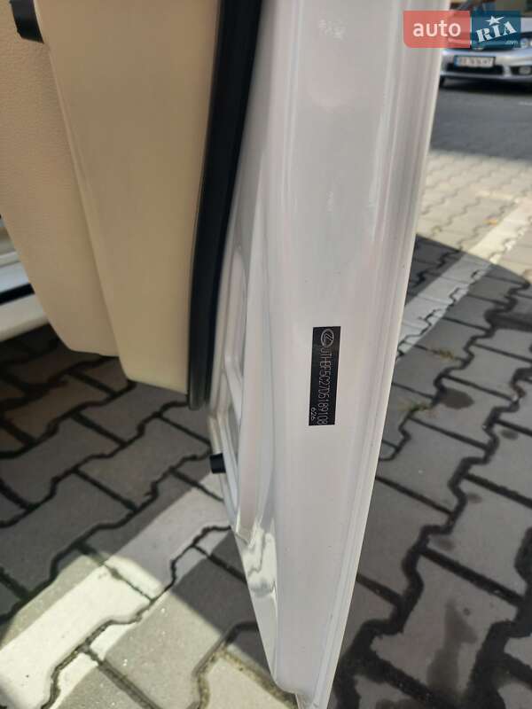 Седан Lexus IS 2013 в Хмельницком
