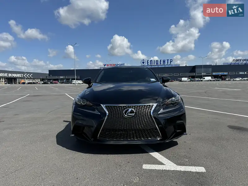 Lexus IS 2013