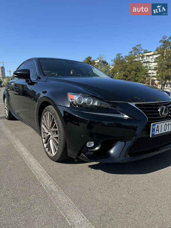 Седан Lexus IS 2016 в Киеве фото 4 Седан Lexus IS 2016 в Киеве