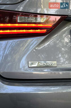 Седан Lexus IS 2014 в 