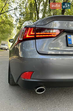 Седан Lexus IS 2014 в 